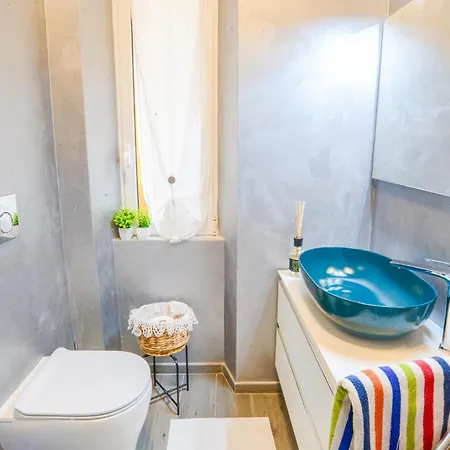 Lovely House By World Apartment