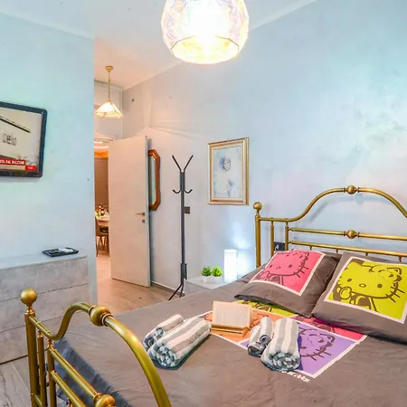 Lovely House By World Apartment *